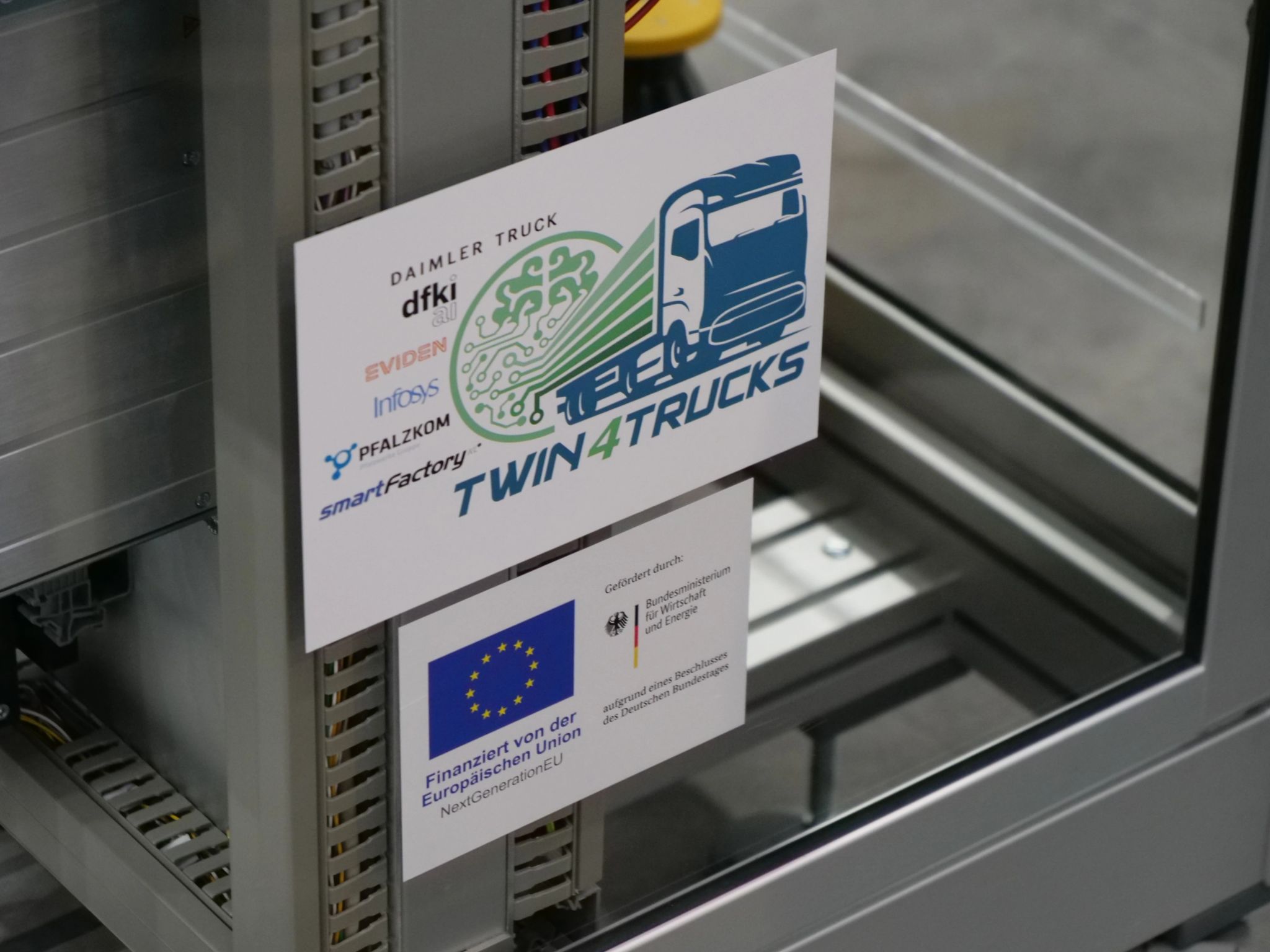 Mehr über den Artikel erfahren So geht industrielle Automation: TWIN4TRUCKS auf der automatica 2025